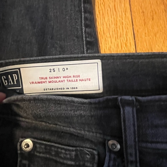 GAP True Skinny High Rise Jean - Picture 4 of 4